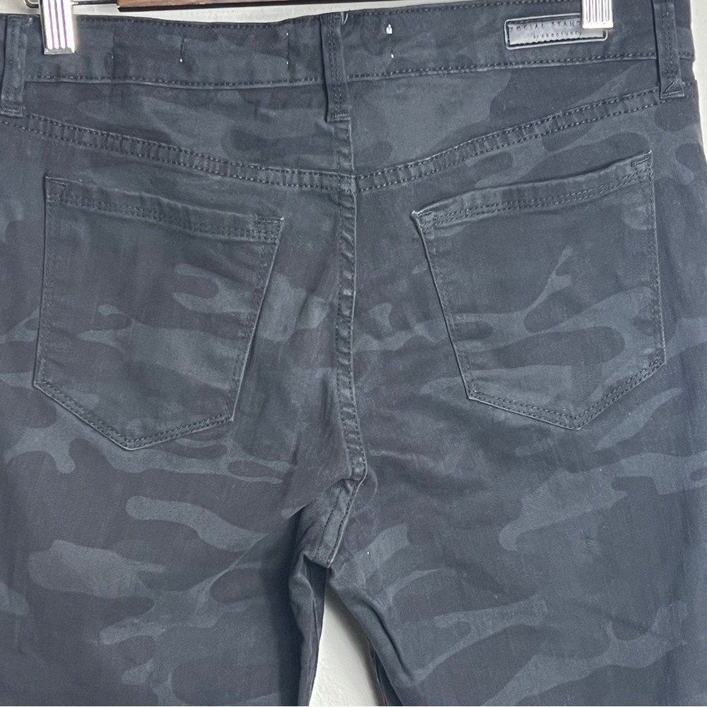 Social Standard by Sanctuary Jeans Women's Size 8 Camo Black Ankle Skinny - Picture 4 of 12